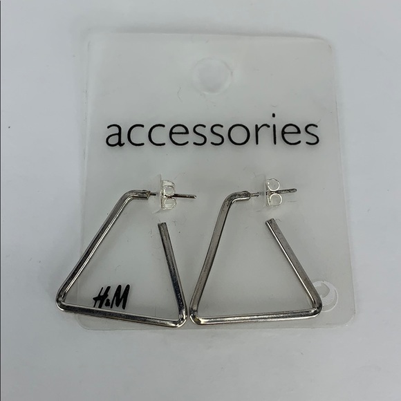 3 Pairs of H&M Earrings - Picture 2 of 4